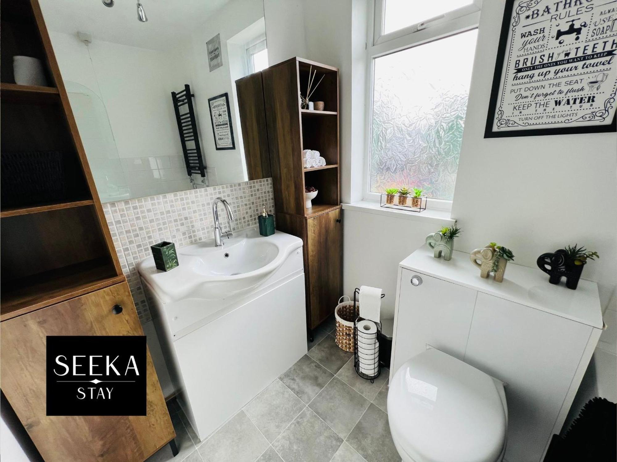 Cosy 2-Bedroom House, Walking Distance Cbs, Ideal For Contractors-Business Stays Coventry Kültér fotó