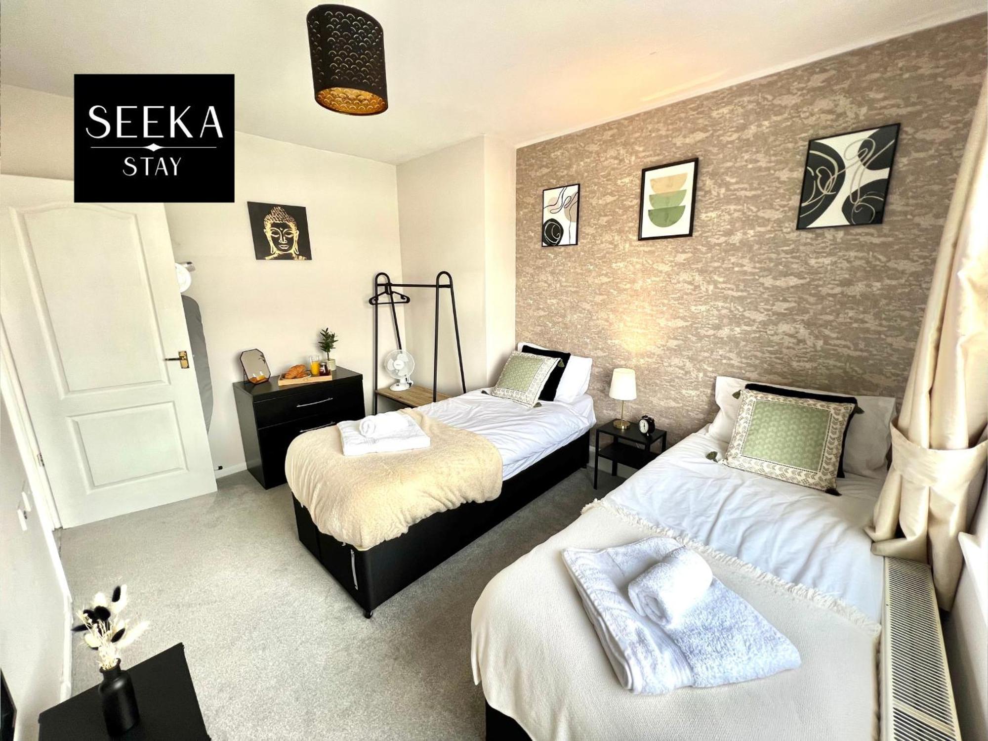 Cosy 2-Bedroom House, Walking Distance Cbs, Ideal For Contractors-Business Stays Coventry Kültér fotó